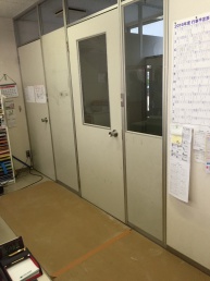 職員室のパーテェーション